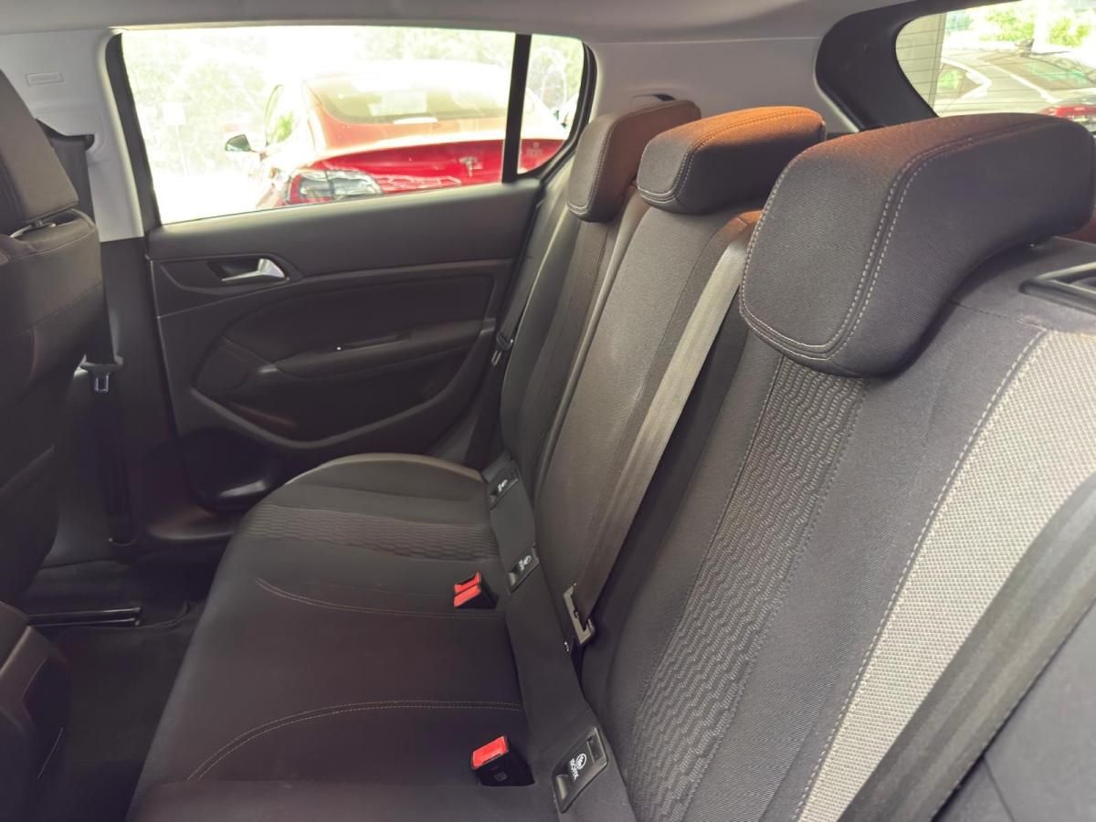 peugeot-308-2016-gasolina-1199cc