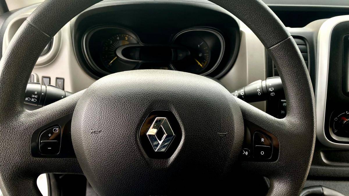 renault-trafic-2017-diesel-1598cc