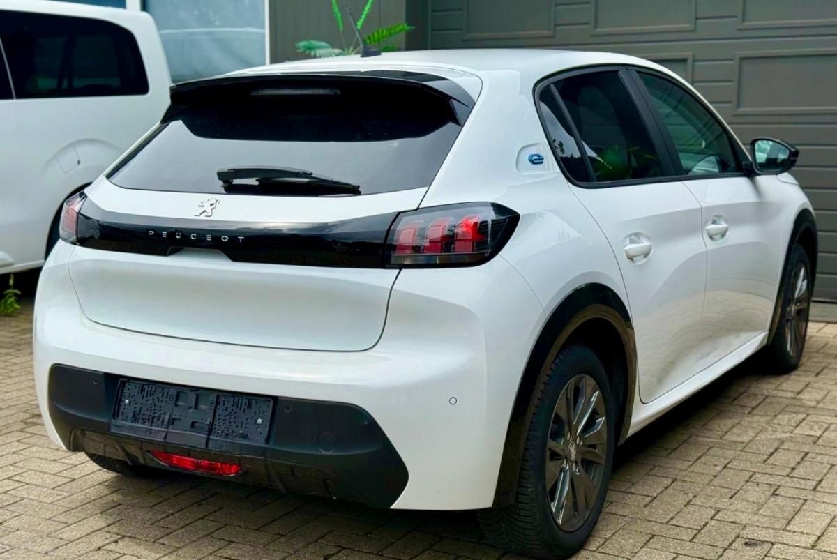 peugeot-208-2022-eletrico-500cc