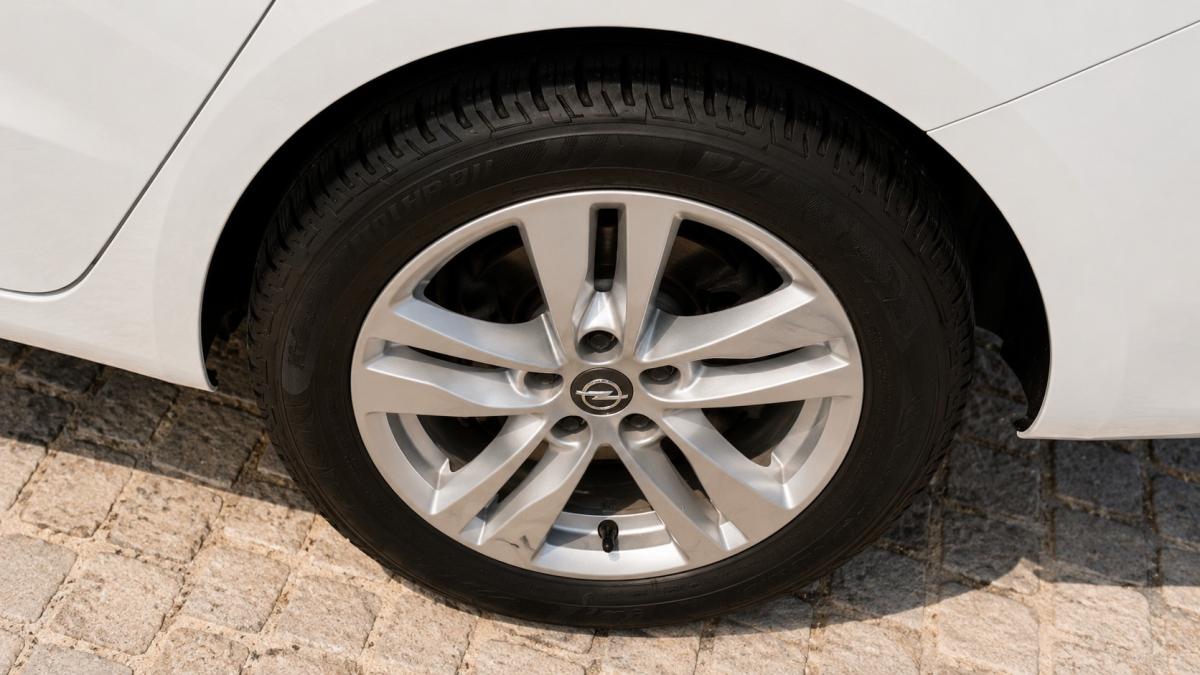 opel-astra-2019-diesel-1598cc