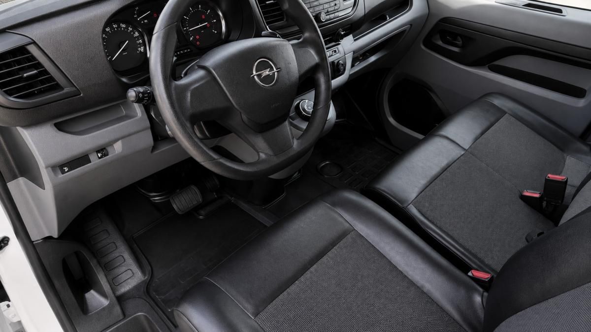 opel-vivaro-2021-diesel-2000cc