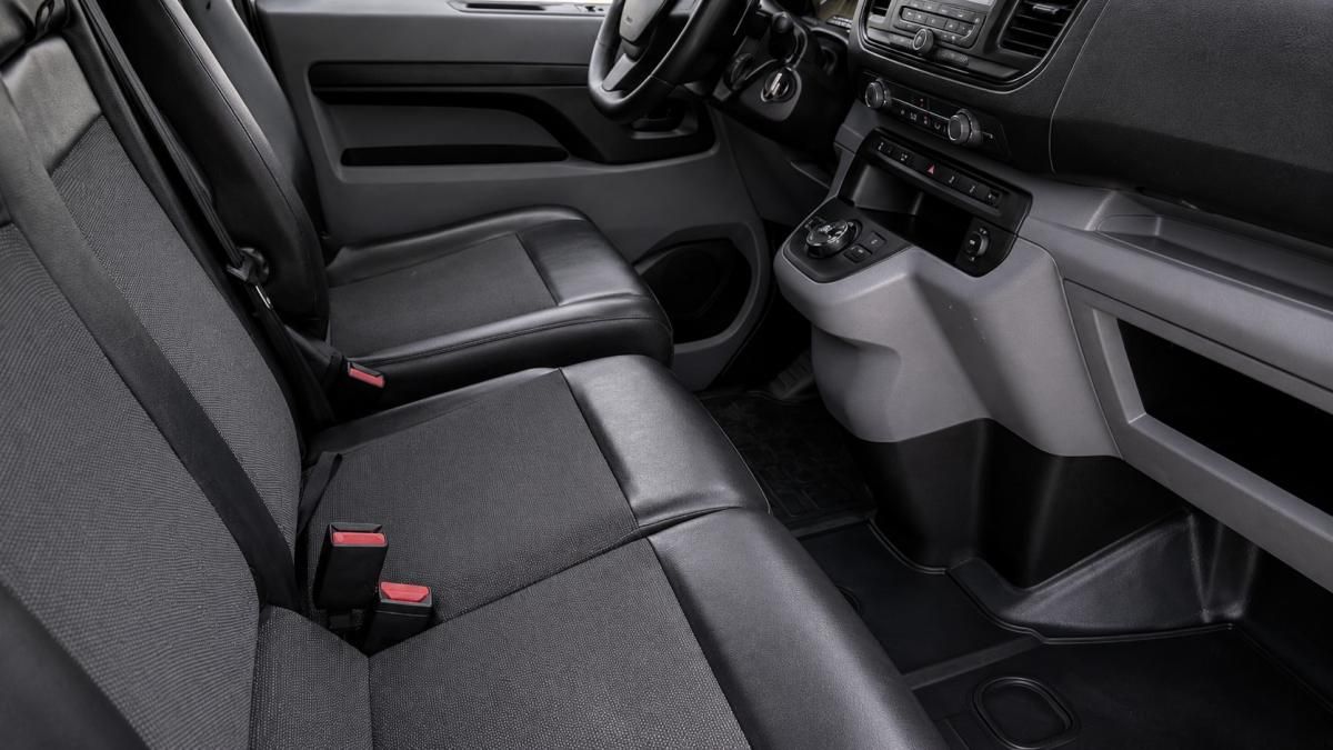 opel-vivaro-2021-diesel-2000cc