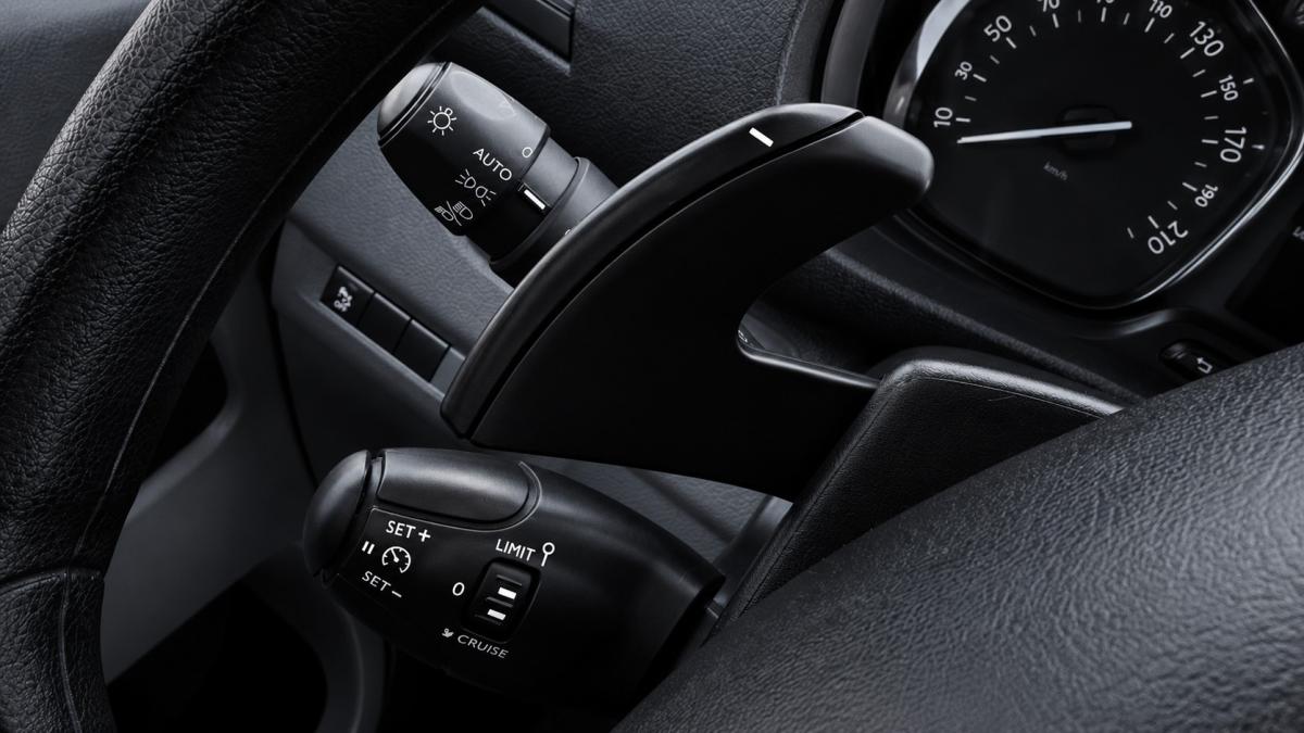 opel-vivaro-2021-diesel-2000cc