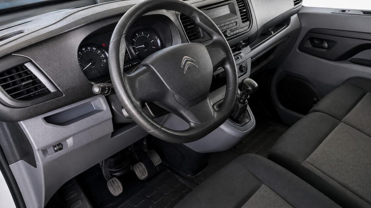 citroen-jumpy-2023-diesel-1499cc