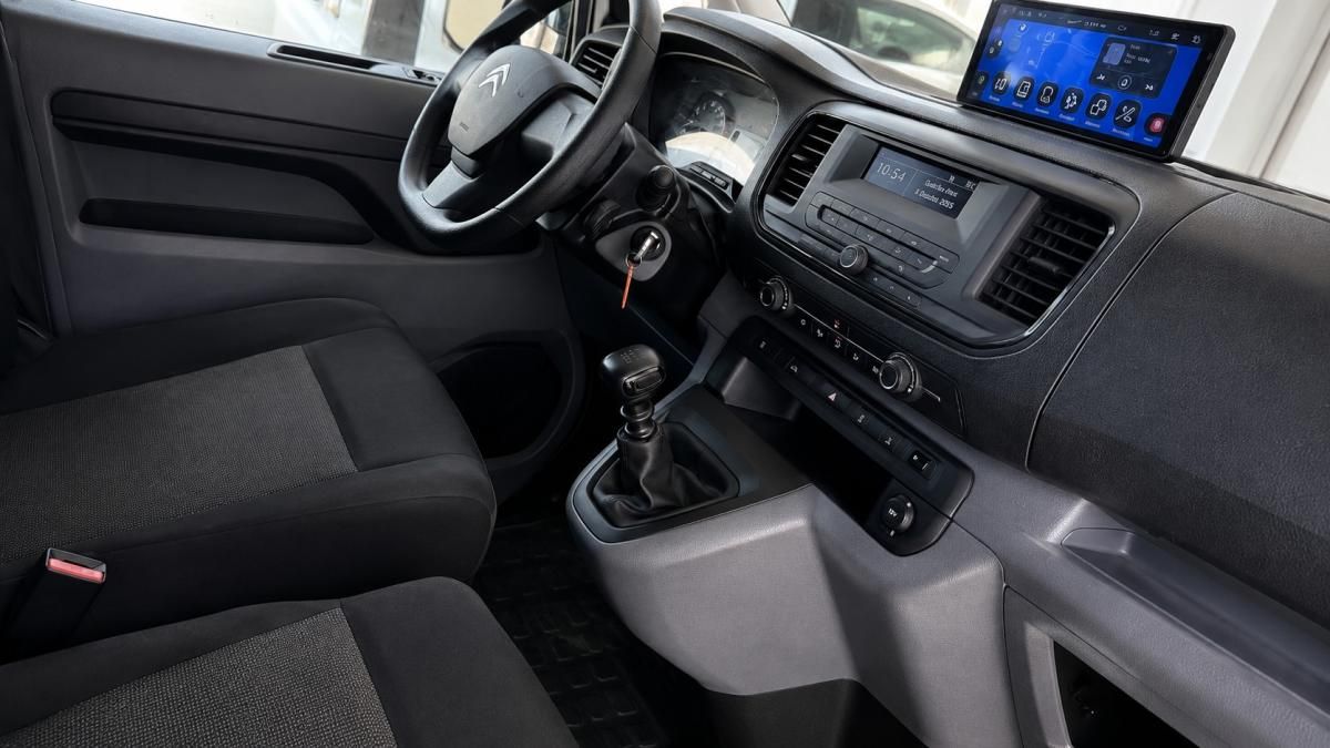 citroen-jumpy-2023-diesel-1499cc