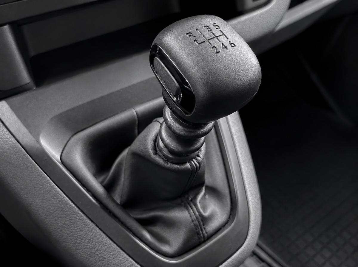 opel-vivaro-2020-diesel-2000cc