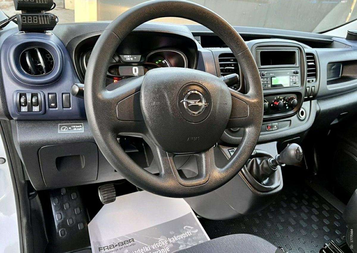 opel-vivaro-2018-diesel-1600cc