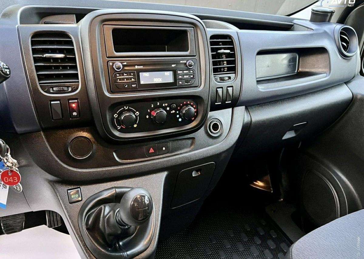 opel-vivaro-2018-diesel-1600cc