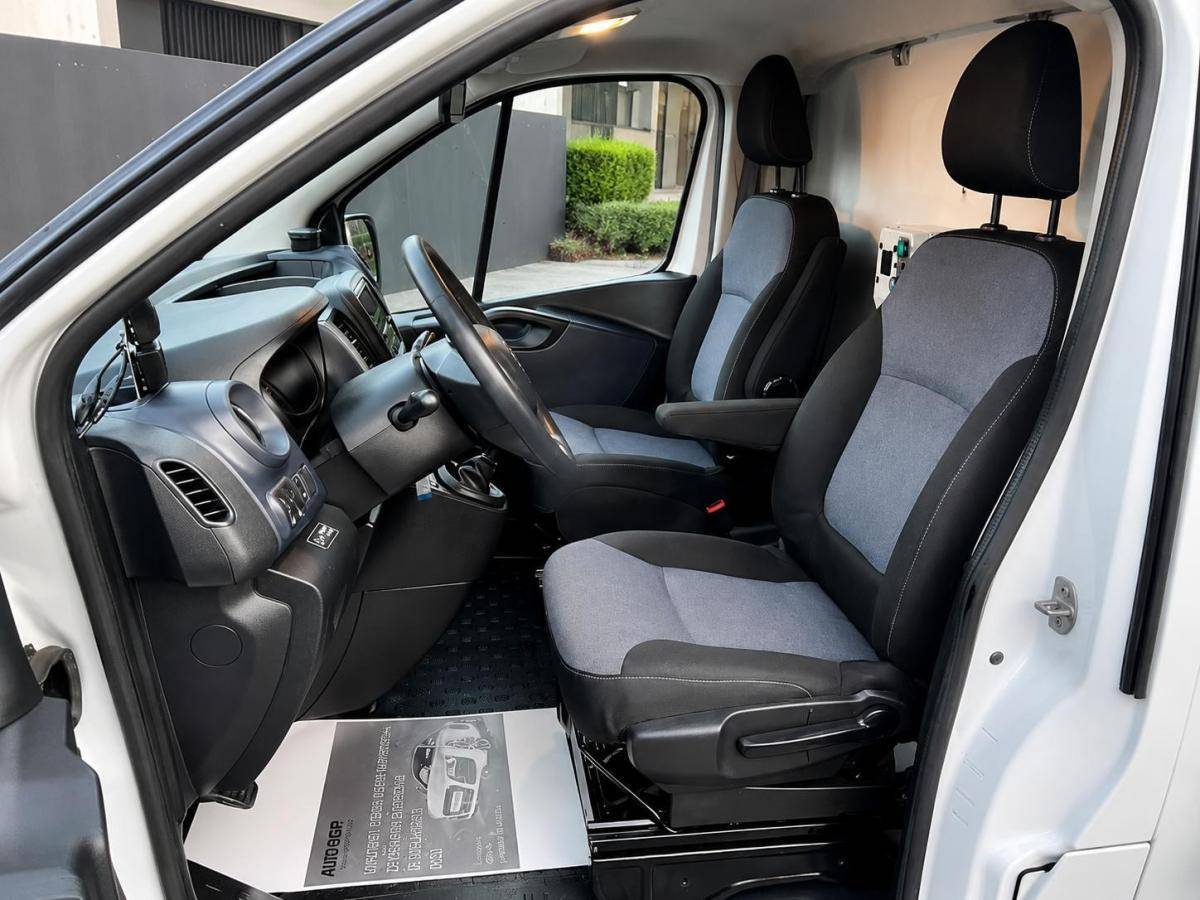 opel-vivaro-2018-diesel-1600cc