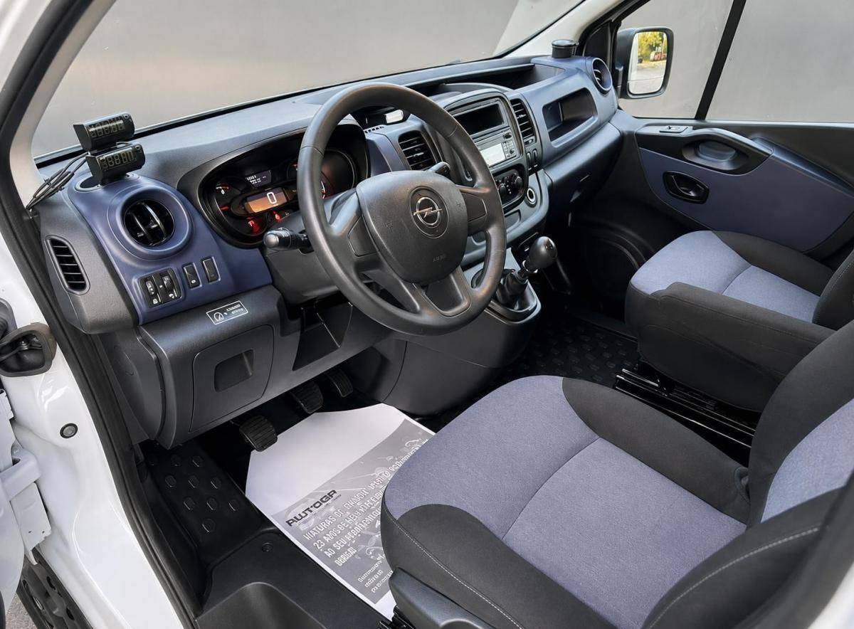 opel-vivaro-2018-diesel-1600cc
