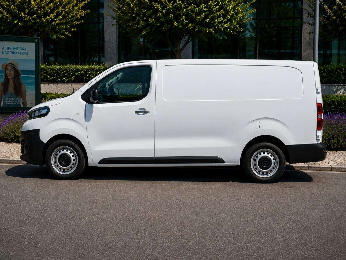 opel-vivaro-2023-diesel-2000cc
