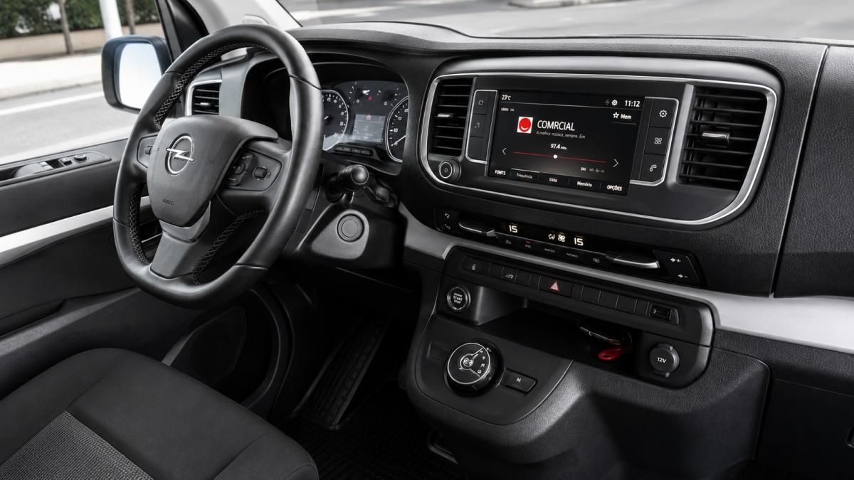 opel-vivaro-2023-diesel-2000cc