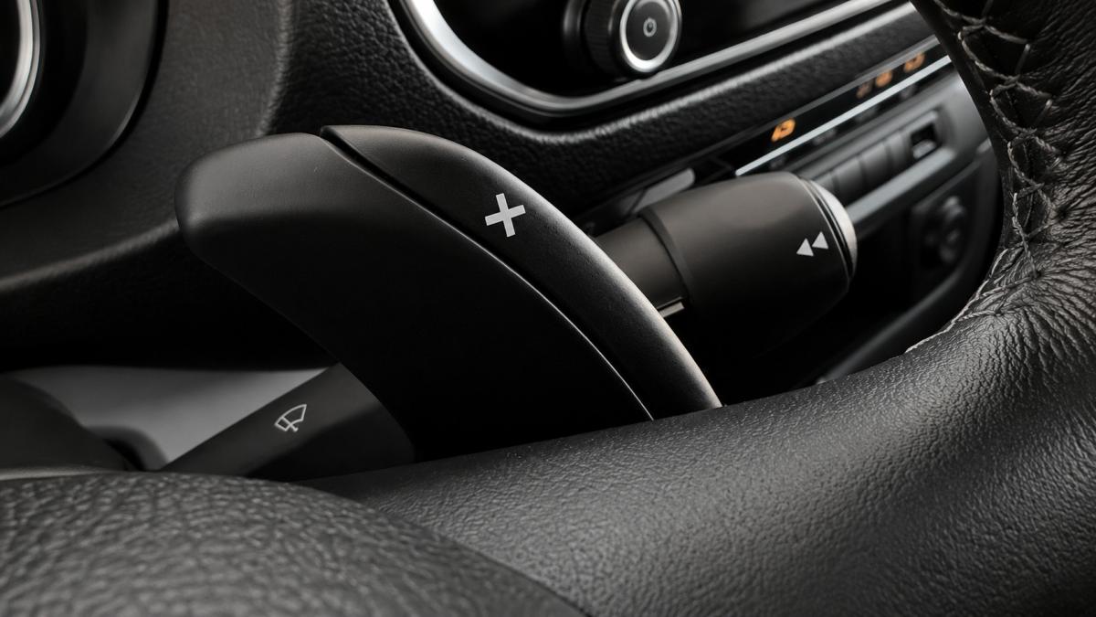 opel-vivaro-2023-diesel-2000cc