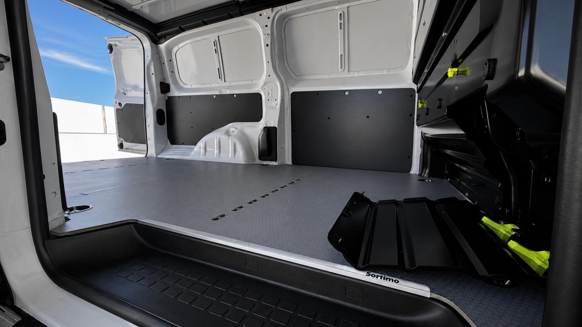 opel-vivaro-2023-diesel-2000cc