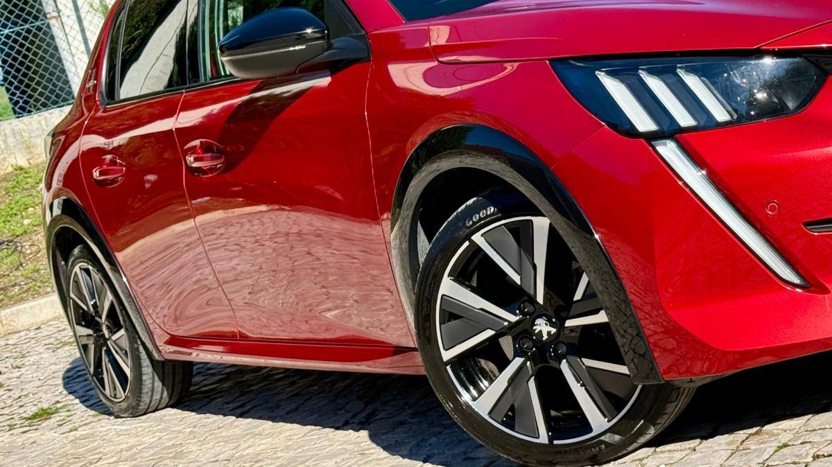 peugeot-208-2020-gasolina-1199cc