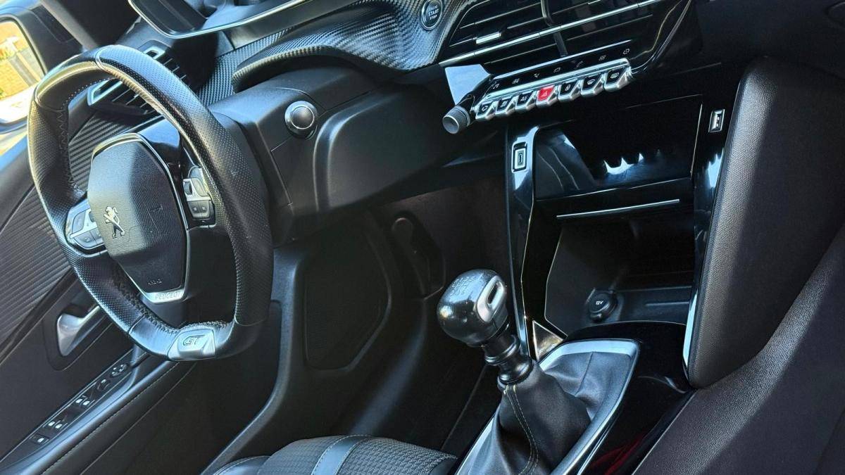 peugeot-208-2020-gasolina-1199cc