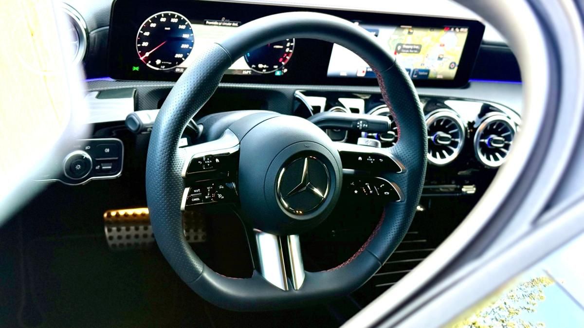 mercedes-benz-cla-2025-hibrido-a-gasolina-1332cc