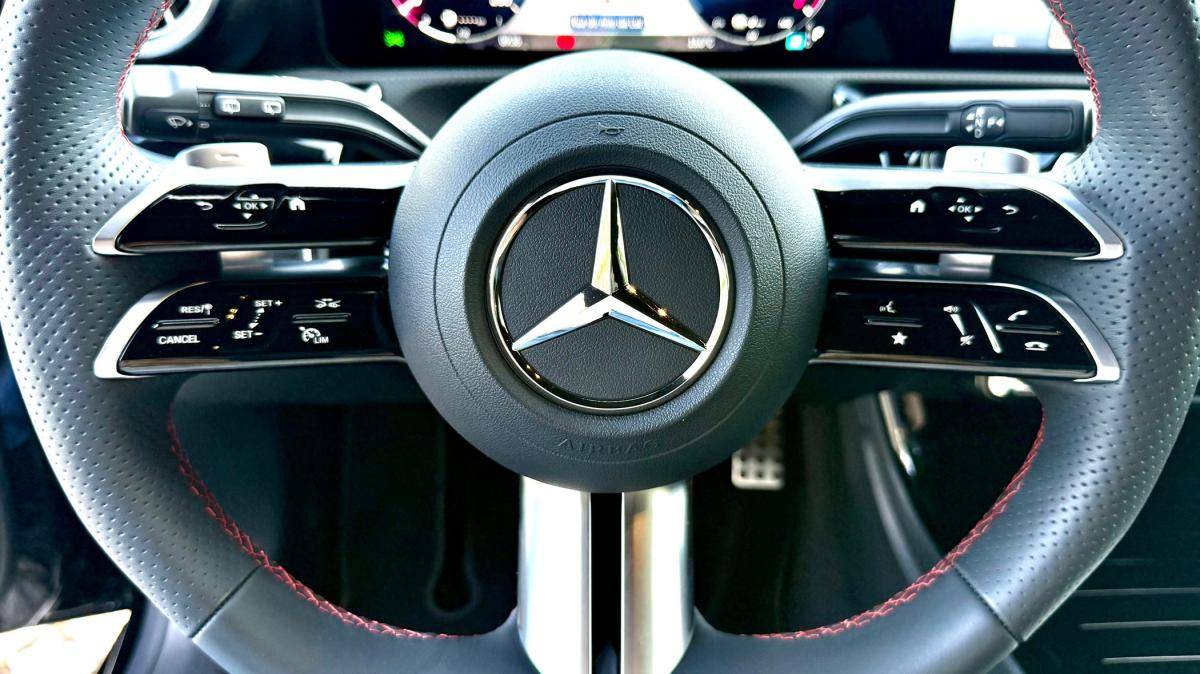 mercedes-benz-cla-2025-hibrido-a-gasolina-1332cc