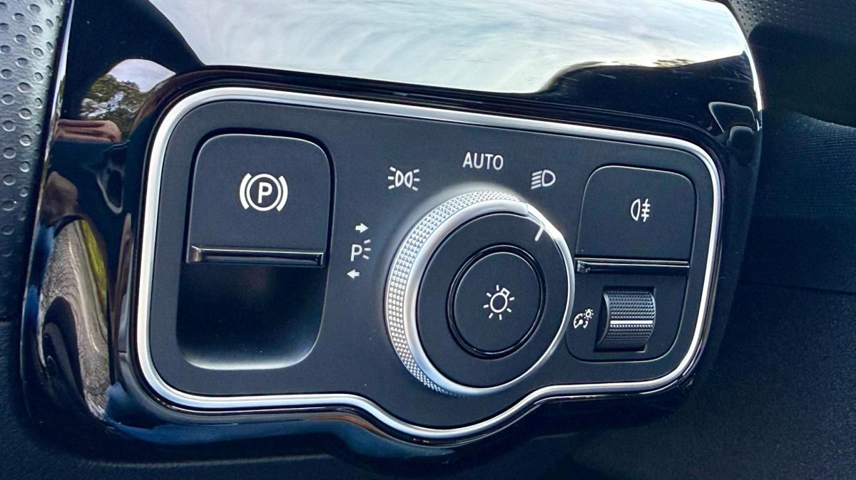 mercedes-benz-cla-2025-hibrido-a-gasolina-1332cc