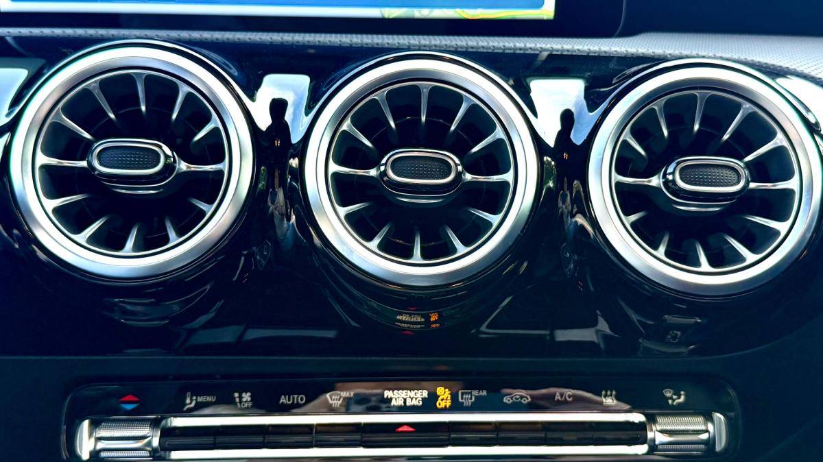 mercedes-benz-cla-2025-hibrido-a-gasolina-1332cc
