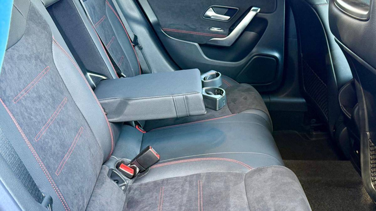 mercedes-benz-cla-2025-hibrido-a-gasolina-1332cc