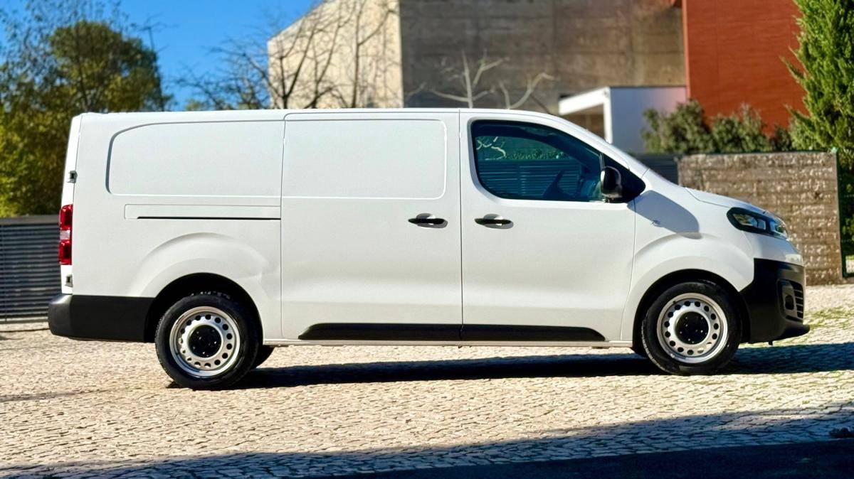 opel-vivaro-2022-diesel-2000cc