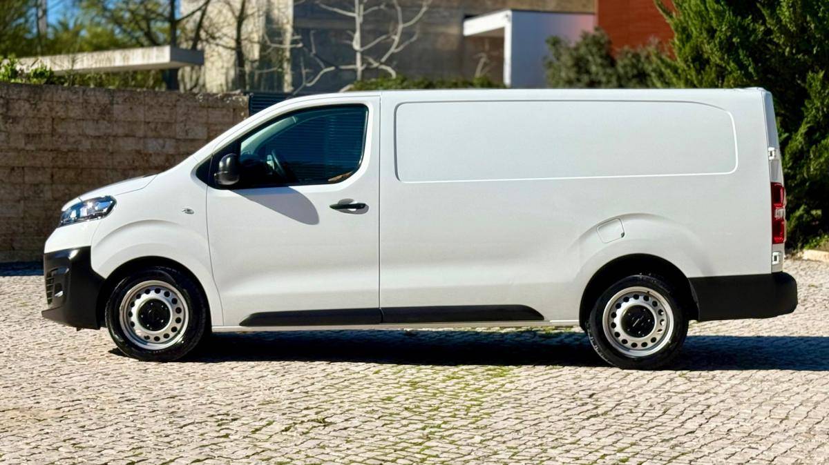 opel-vivaro-2022-diesel-2000cc
