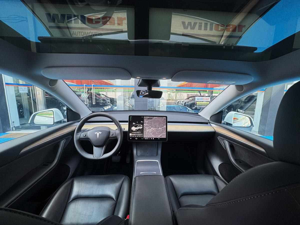 tesla-model-y-standard-range-rwd-2023-eletrico