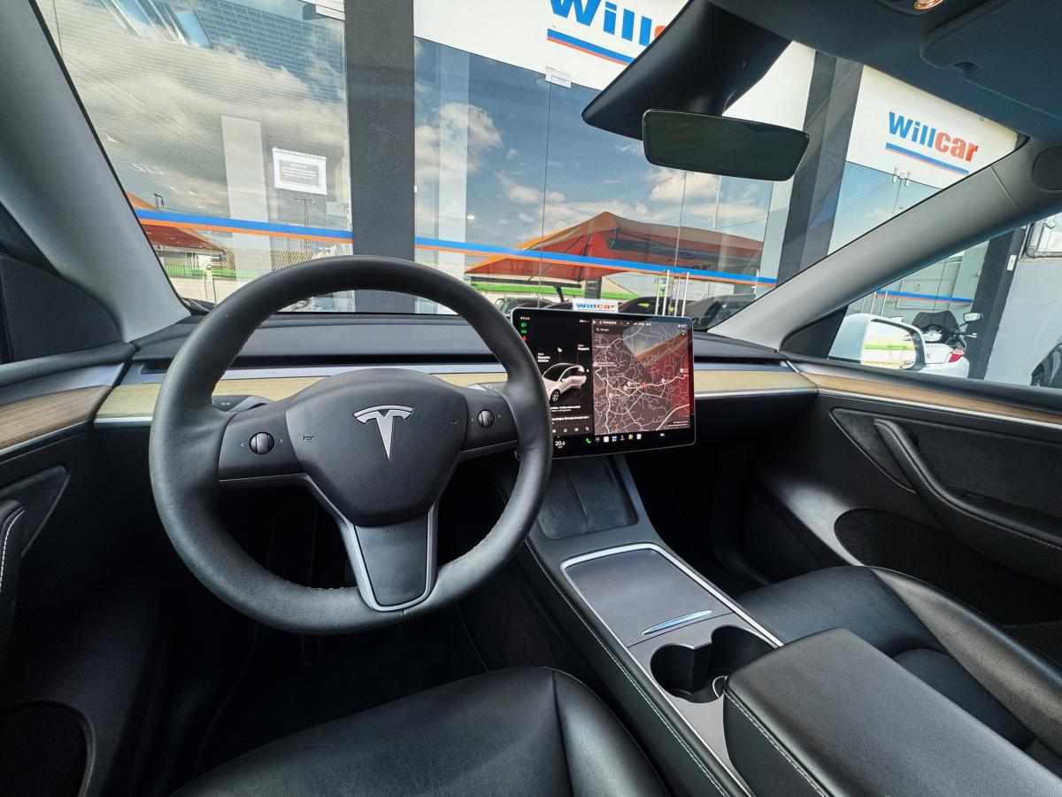 tesla-model-y-standard-range-rwd-2023-eletrico