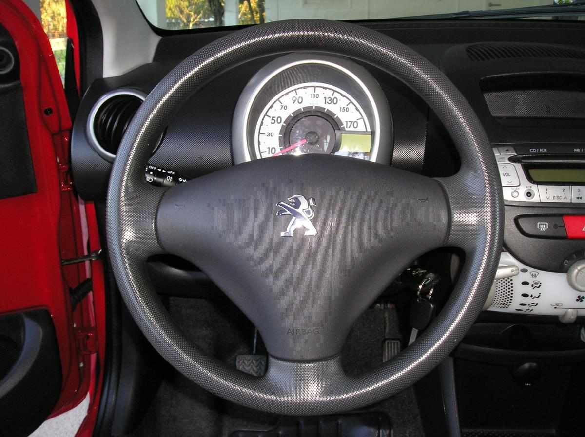 peugeot-107-1-0-2013-gasolina-998cc