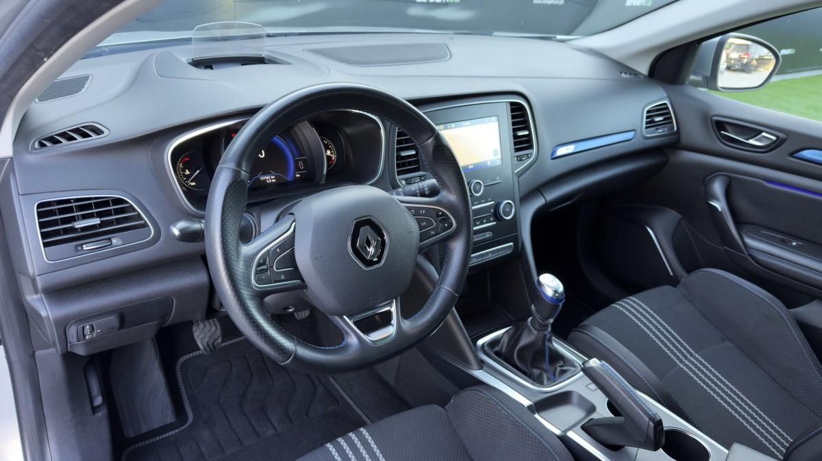 renault-megane-sport-tourer-2016-diesel-1461cc