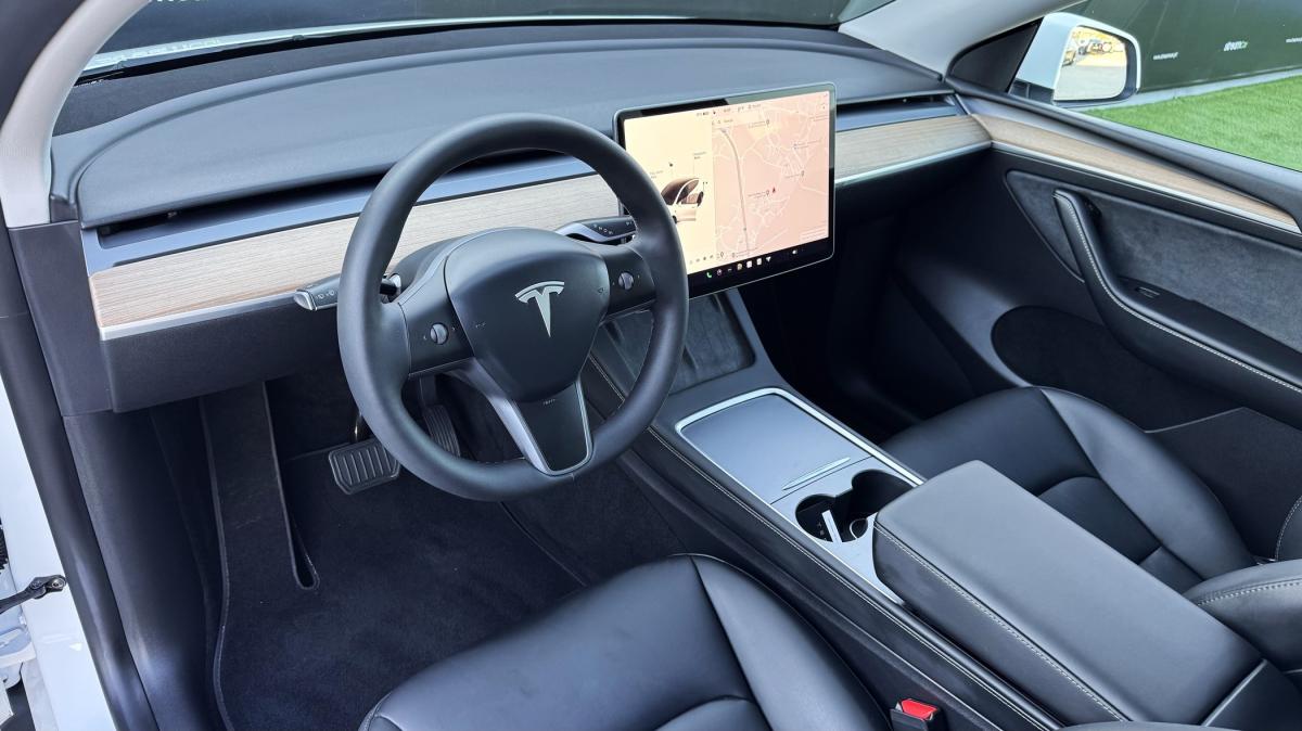 tesla-model-y-2023-eletrico-500cc