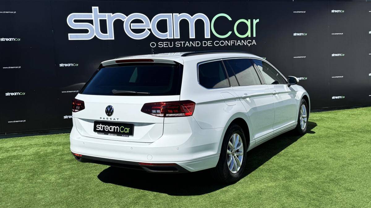 volkswagen-passat-variant-2022-diesel-1968cc