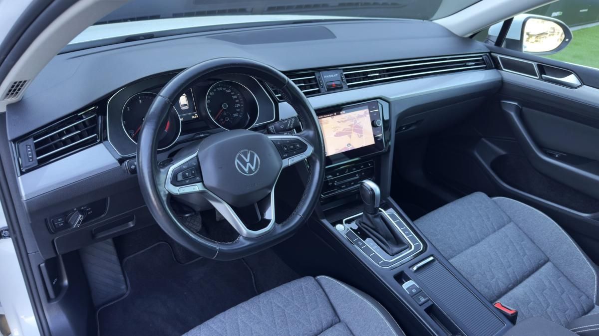 volkswagen-passat-variant-2022-diesel-1968cc