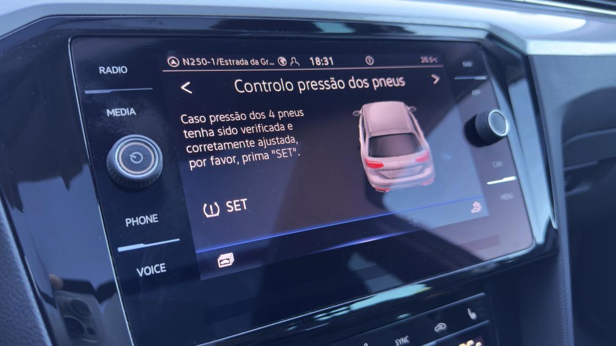 volkswagen-passat-variant-2022-diesel-1968cc