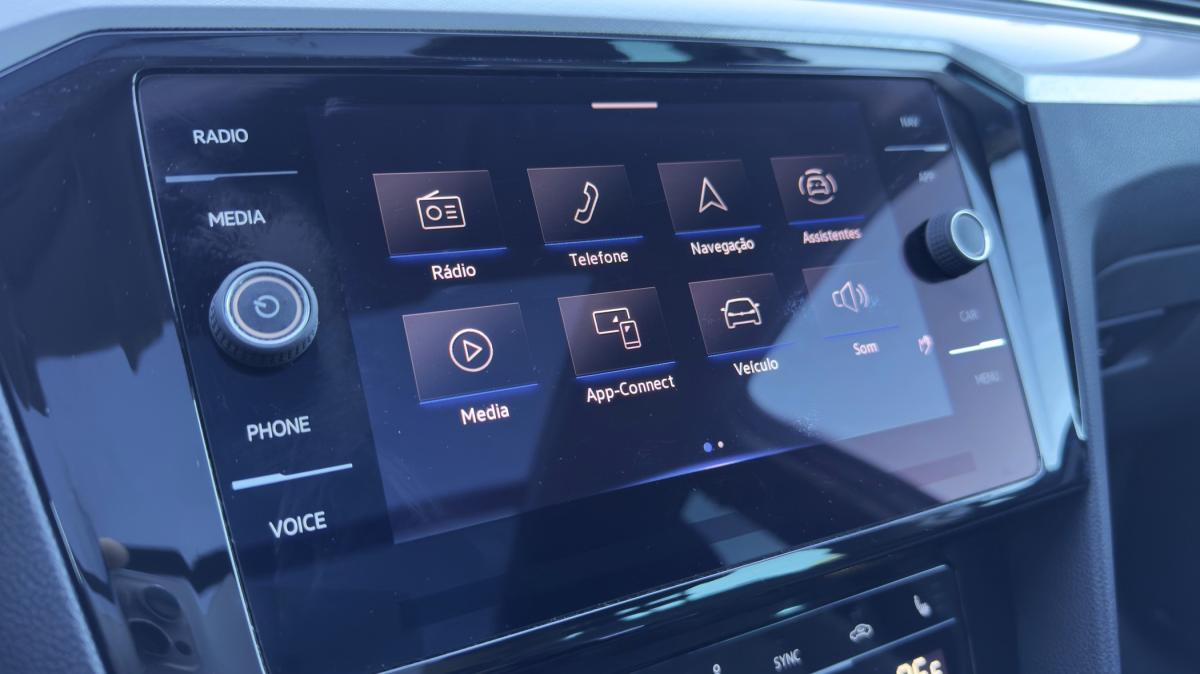 volkswagen-passat-variant-2022-diesel-1968cc