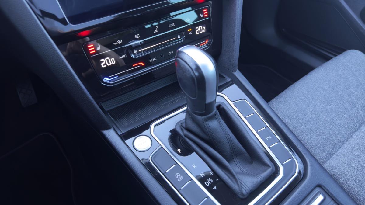 volkswagen-passat-variant-2022-diesel-1968cc