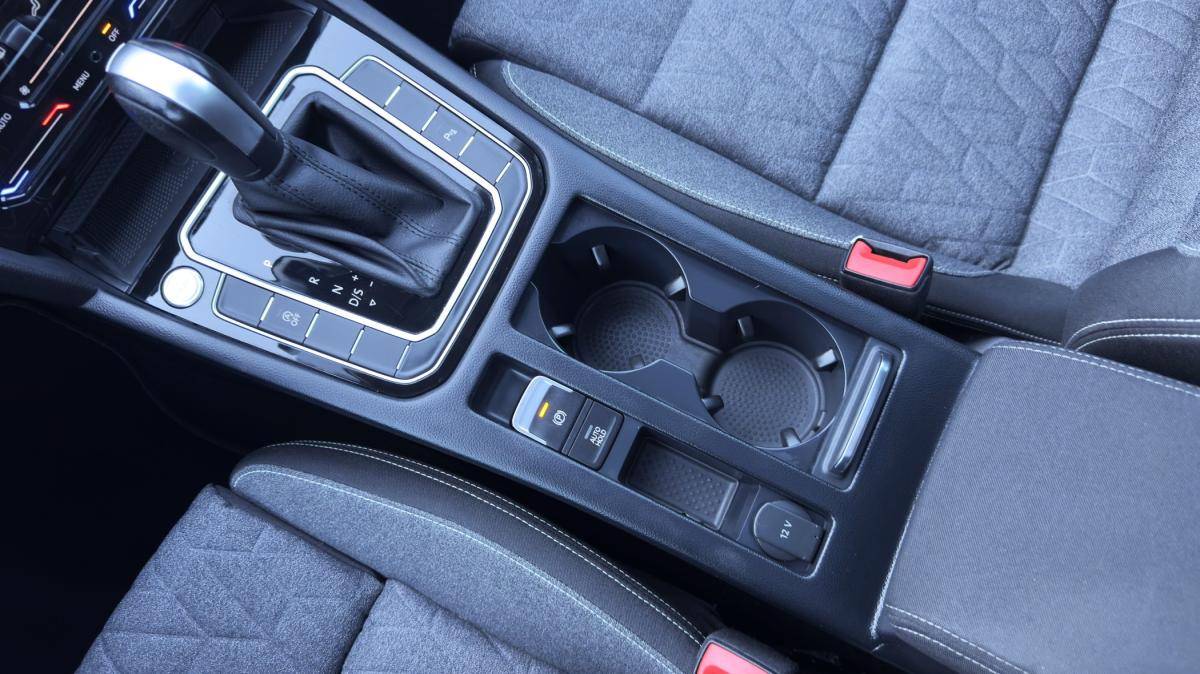 volkswagen-passat-variant-2022-diesel-1968cc