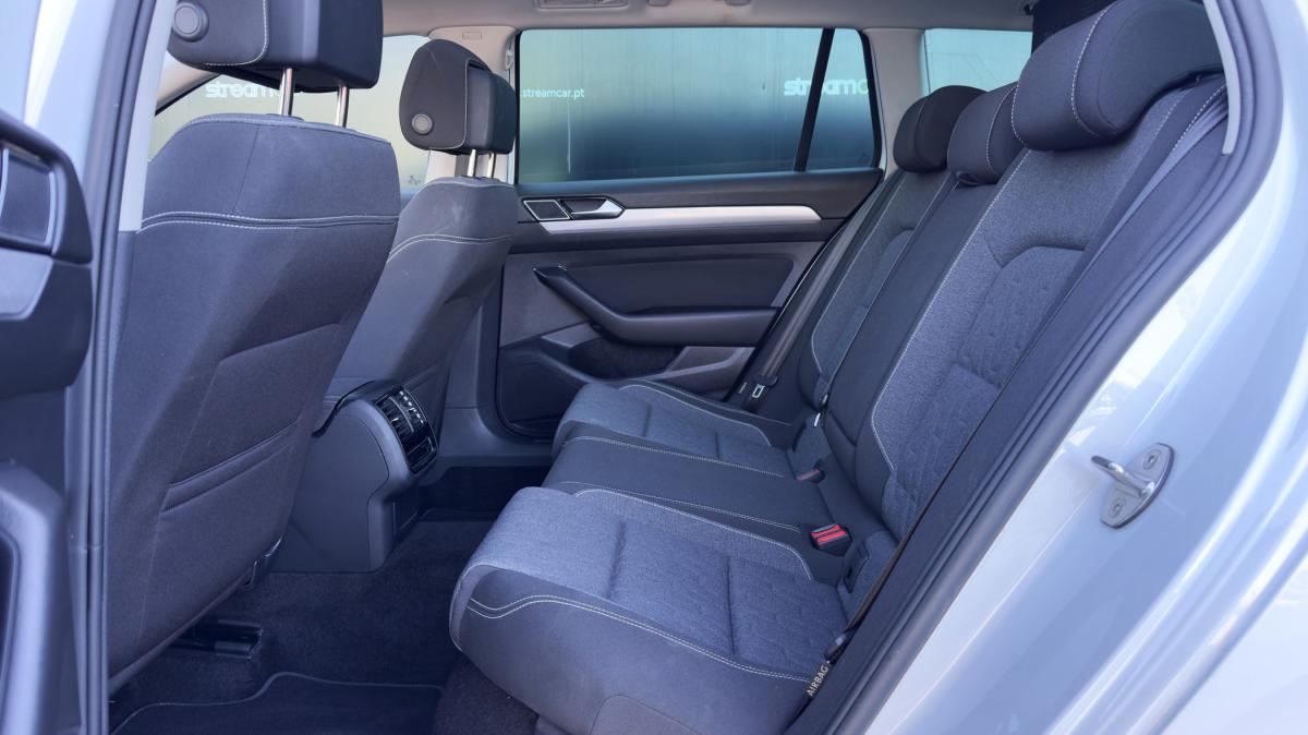 volkswagen-passat-variant-2022-diesel-1968cc