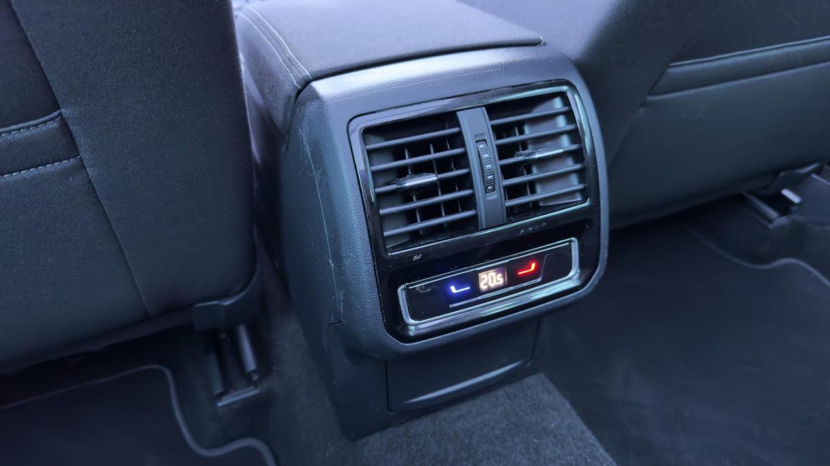volkswagen-passat-variant-2022-diesel-1968cc