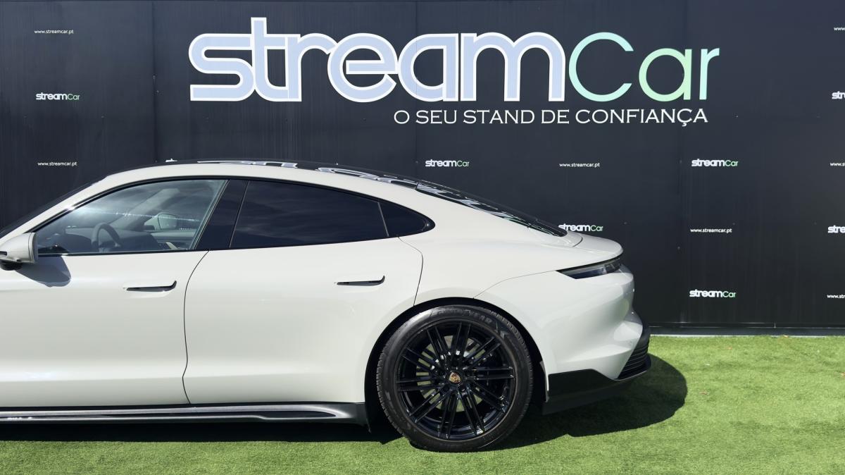 porsche-taycan-2020-eletrico-0cc