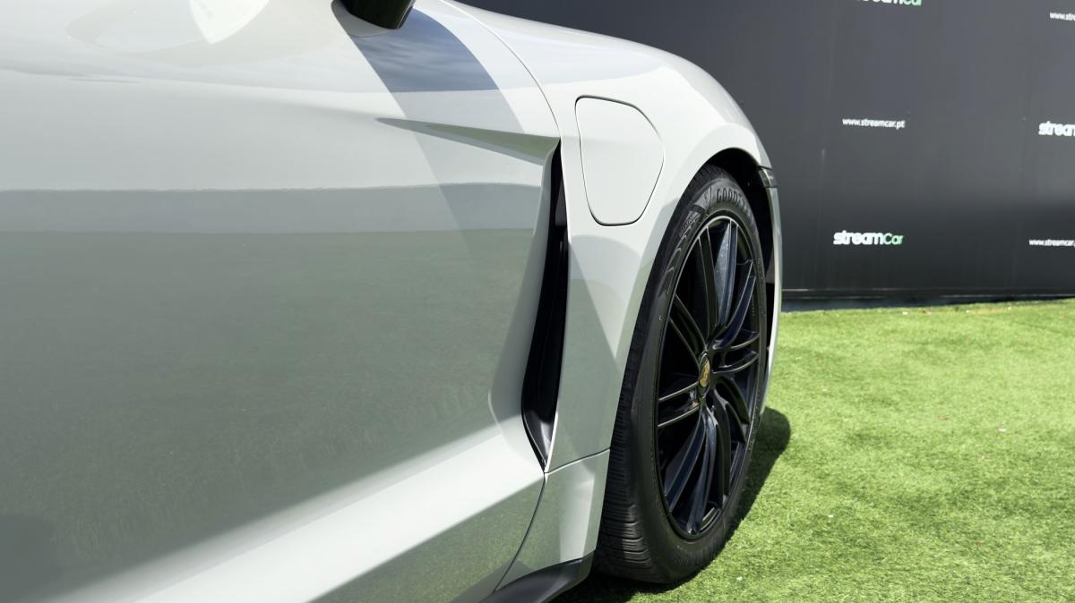 porsche-taycan-2020-eletrico-0cc