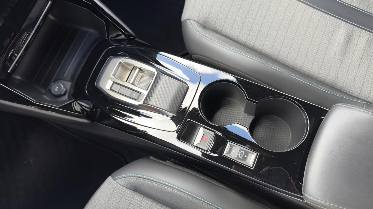 peugeot-2008-2022-gasolina-1199cc