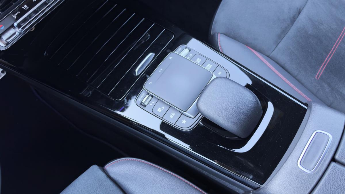 mercedes-benz-classe-a-2022-hibrido-a-gasolina-1332cc