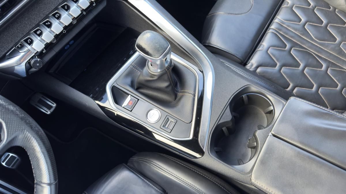 peugeot-5008-2017-diesel-1560cc