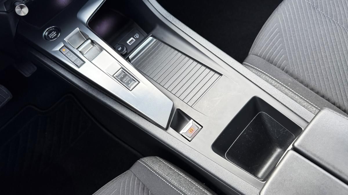 peugeot-308-sw-2023-diesel-1499cc
