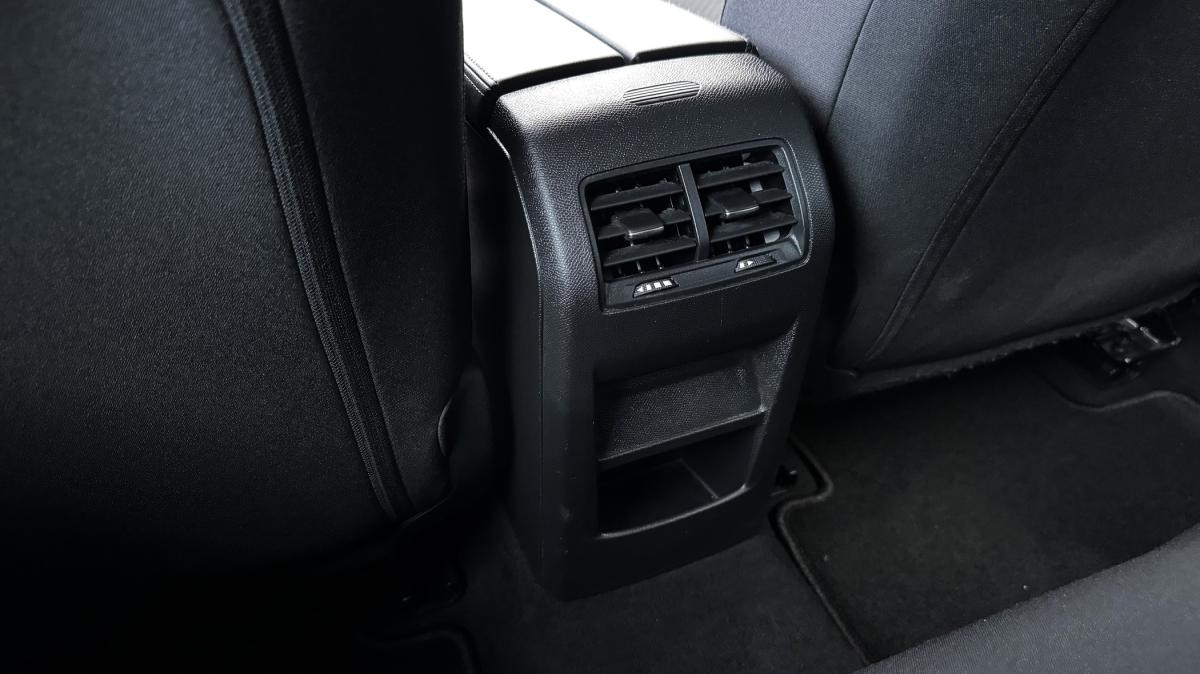 peugeot-308-sw-2023-diesel-1499cc