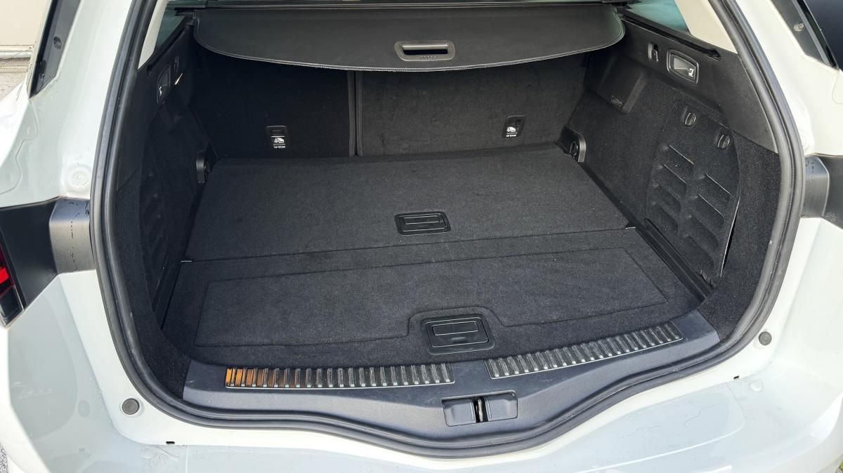 renault-megane-sport-tourer-2022-diesel-1461cc