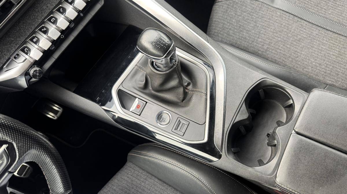 peugeot-5008-2019-diesel-1499cc