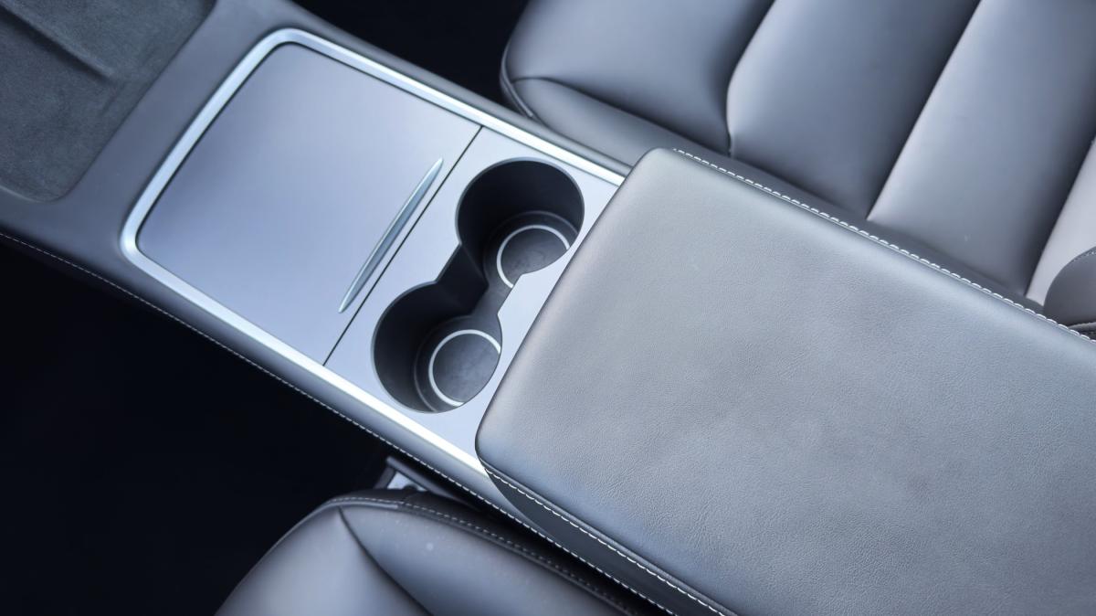 tesla-model-y-2023-eletrico-500cc